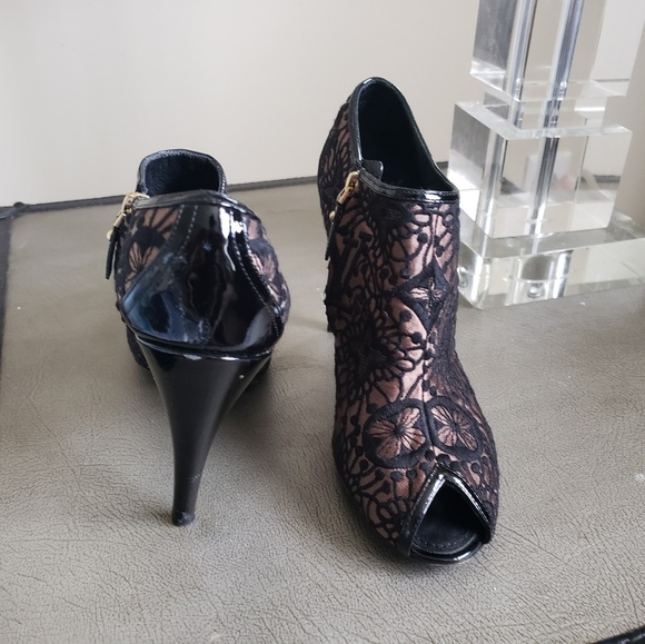 Louis Vuitton Bootie - Picture 3 of 3